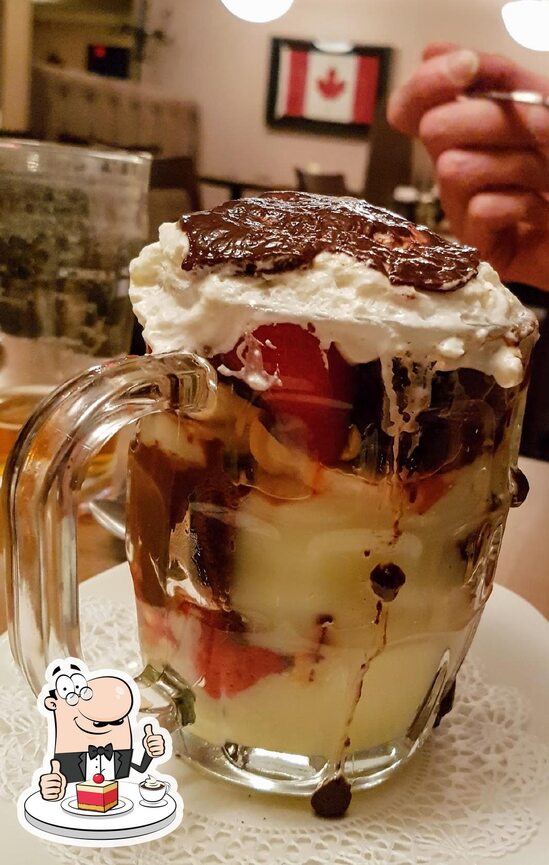 Honeypot Eatery & Pub in Wainwright Restaurant menu and reviews