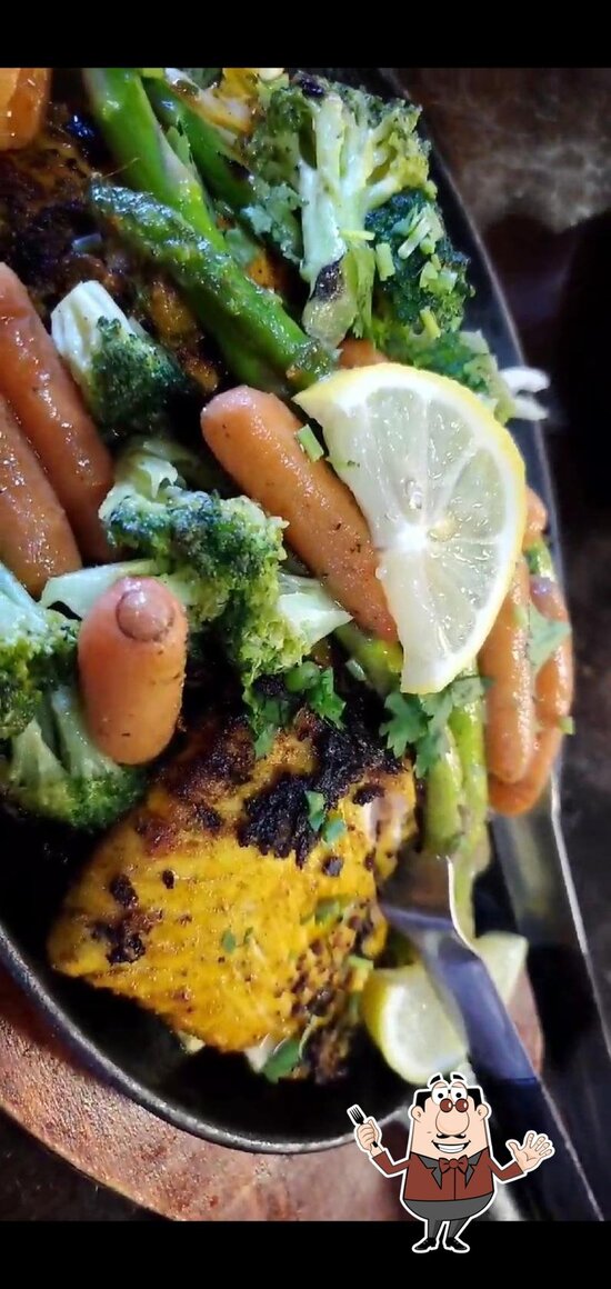Mt.Everest Grill & Bar in Sherman Restaurant menu and reviews
