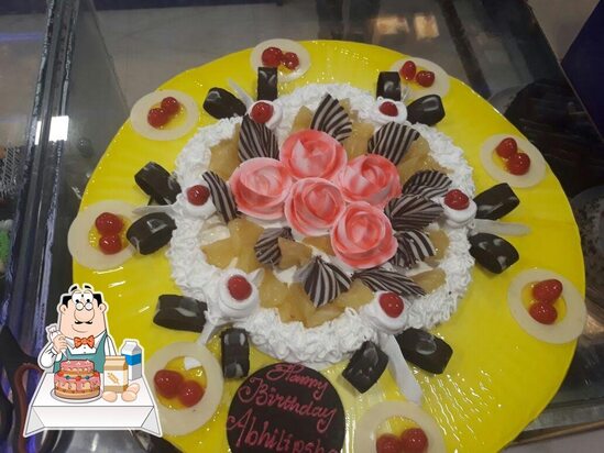 Nutella Ferrero Rocher Flavour cake 😍❤️🎂✨ #happyclientshappyme  @royalbakingstudio_official ❤️ Get your customized cake d... | Instagram