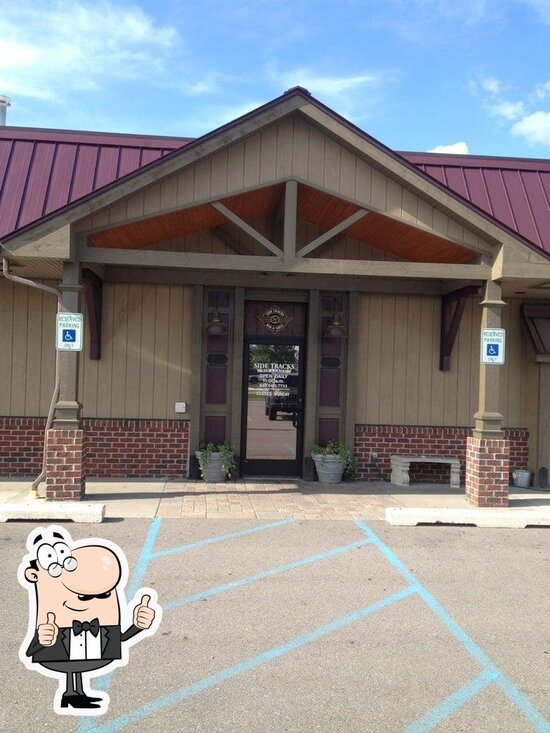 Side Tracks Bar & Grill in Lapeer Restaurant menu and reviews