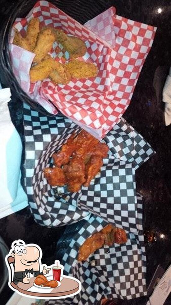 Clarkson Pump & Patio, 1744 Lakeshore Rd W in Mississauga Restaurant