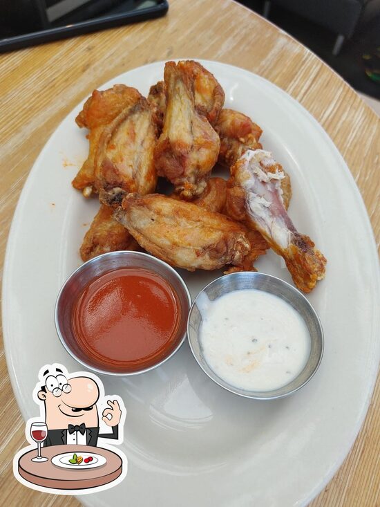 Browns Socialhouse Schoolhouse, 1329 Lougheed Hwy. in Coquitlam Restaurant menu and reviews