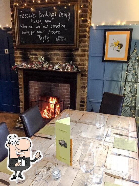 The Bee in Windlesham Restaurant menu and reviews