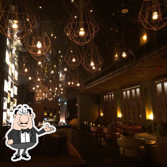 Poppy cafe, Dubai, Renaissance Downtown Restaurant reviews