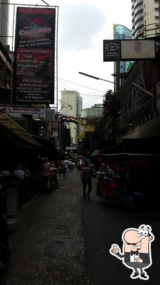 Cockatoo Ladyboy Bar, Bangkok Restaurant reviews