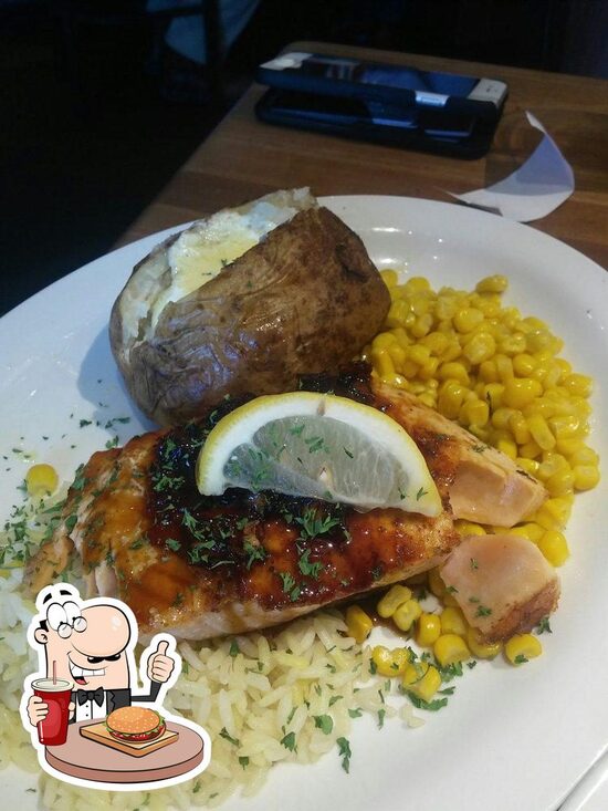 Cheddar's Scratch Kitchen, 11895 Gateway Blvd W in El Paso Restaurant