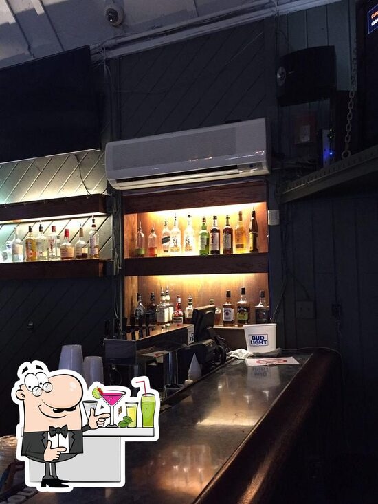 Wet Whistle Bar & Grill in Jenkintown Restaurant menu and reviews