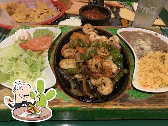 Menu at Los Tres Magueyes restaurant, Fuquay Varina, 401 Wake Chapel Rd