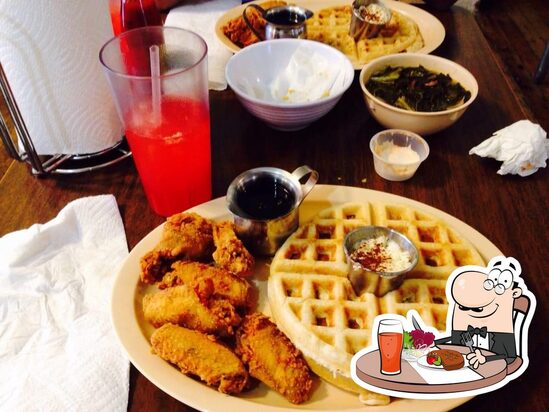 Frank S Famous Chicken Waffles In Albuquerque Restaurant Menu And   R612 Dining Table Franks Famous Chicken And Waffles 