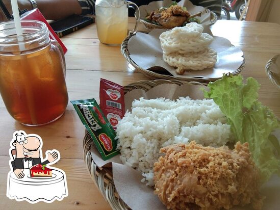 Restaurante Cak Ndut Ayam Goreng Tulang Lunak Nganjuk 
