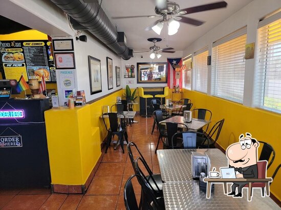 Phoenix Coqui, Phoenix - Restaurant menu, prices and reviews