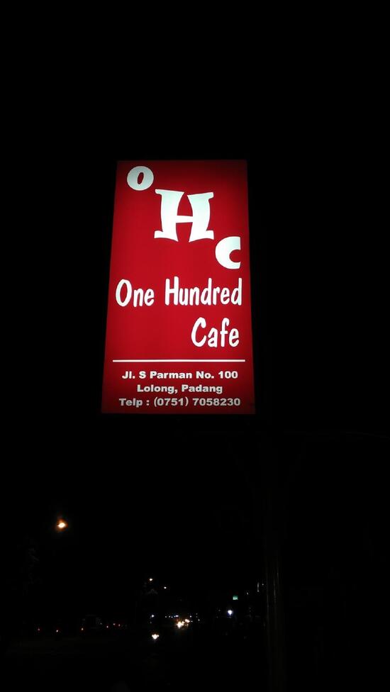 Menu at ONE HUNDRED Cafe, Padang