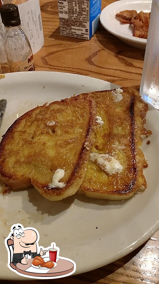 Cracker Barrel Old Country Store, 101 McKinney St in Berea Restaurant
