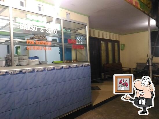 Warung Bakso Dan Soto Pak Daryono Restaurant Индонезия Restaurant