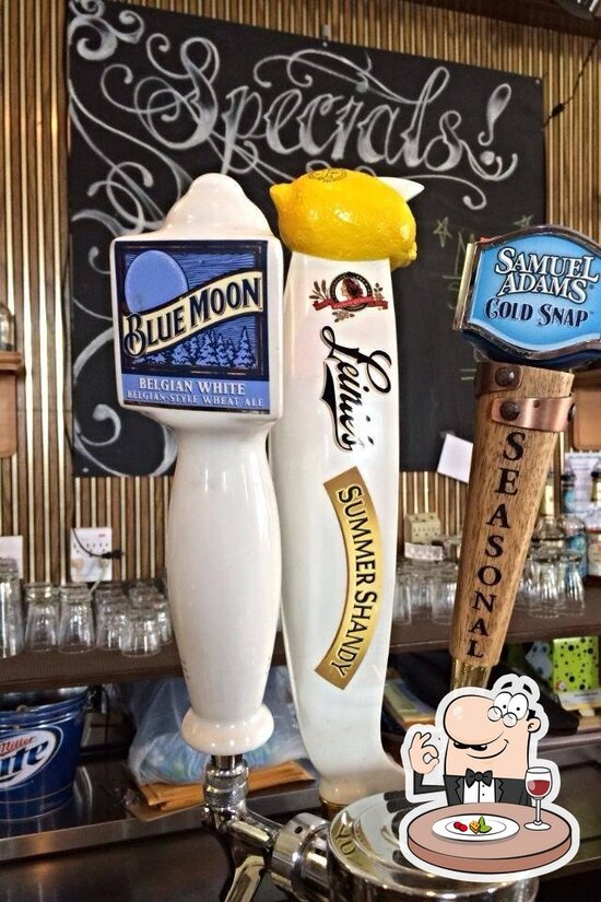 Corner Bar in Decorah Restaurant reviews