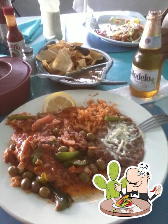 Menu at Mariscos Puerto Vallarta restaurant, El Monte