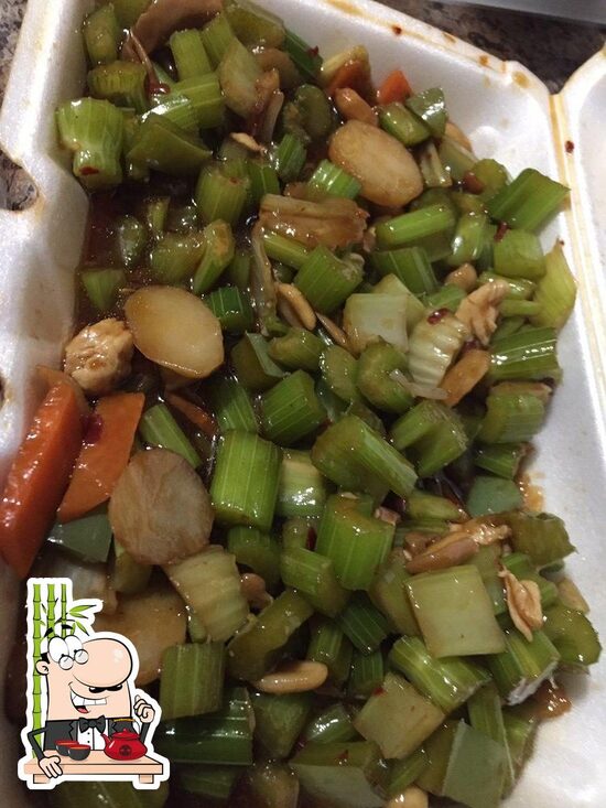 Moon House in Cranston Restaurant menu and reviews