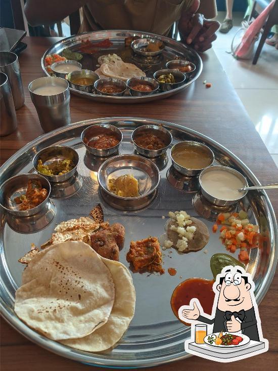 Sasumaa Gujarati Thali Manjalpur Best Gujarati Thali In Vadodara Vadodara Restaurant Reviews