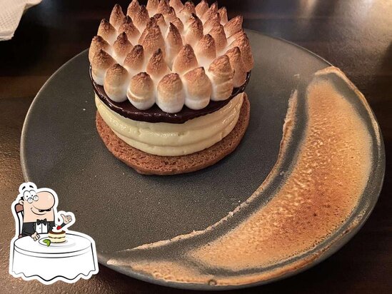 Snickers Cake // Prana Cafe