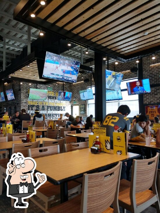 Buffalo Wild Wings restaurant, Torreón Restaurant reviews