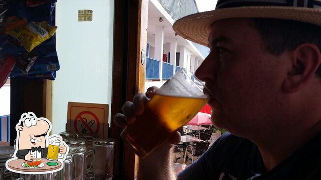 The drunken monkey in Puerto del Carmen 