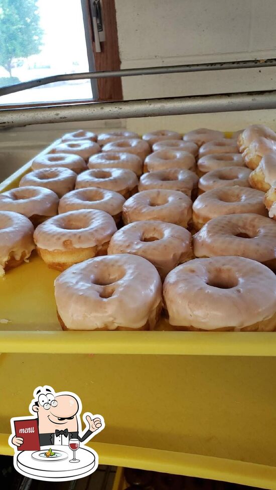 Carol Lee Donuts, 1700 S 9th St in Salina - Restaurant menu and reviews