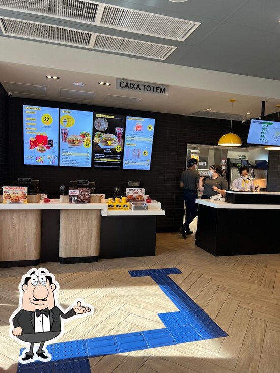 Menu at McDonald's restaurant, Porto Ferreira