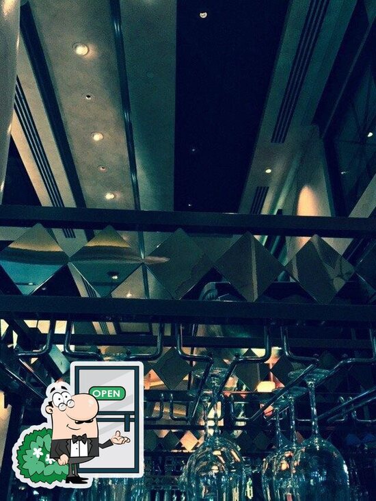 The Cheesecake Factory, 148 Crocker Park Blvd in Westlake Restaurant