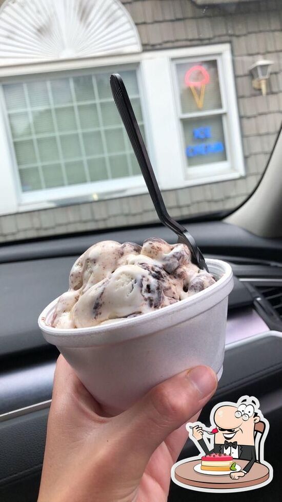 Menu at Pat's Main Street Ice Cream, Southington