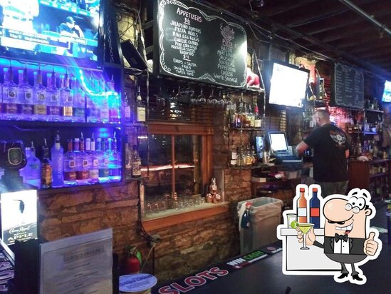 Bulldogs Cellar Bar & Grill in Batavia - Restaurant menu and reviews