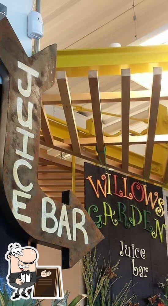 Willow's Garden Juice Bar in Flint Restaurant menu and reviews