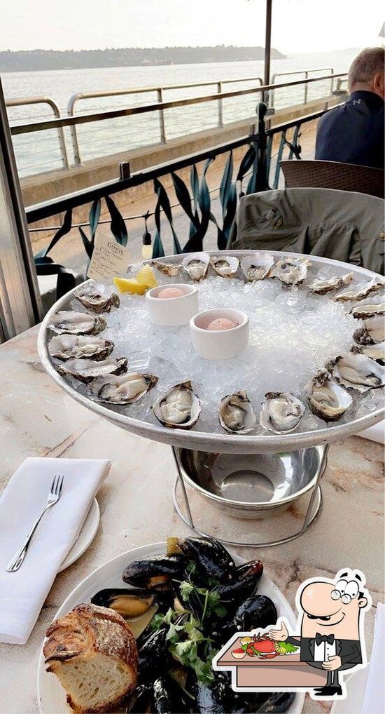 Elliott's Oyster House in Seattle Restaurant menu and reviews