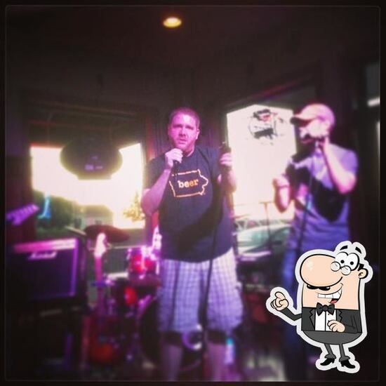 Cabaret Sports Bar & Grille in Ankeny Restaurant menu and reviews