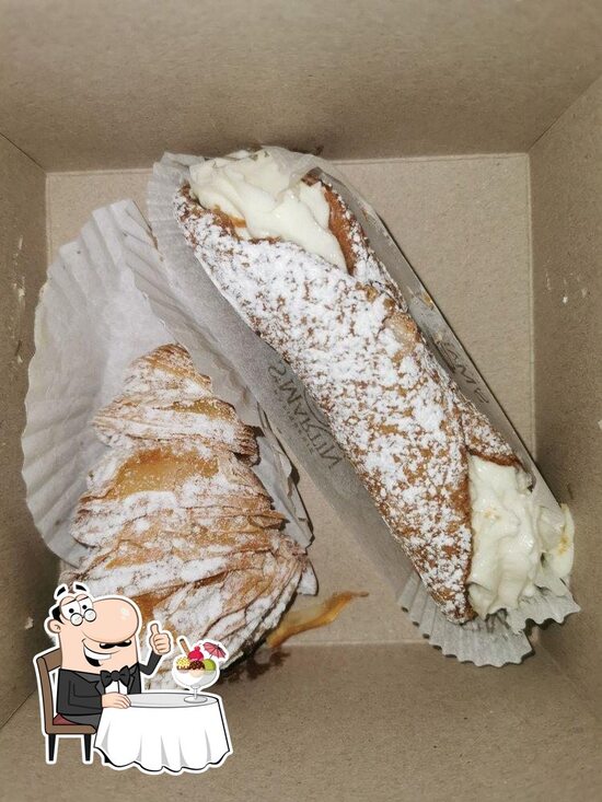 Patisserie St Martin, 2495 Boul Saint-Martin Est in Laval - Restaurant ...